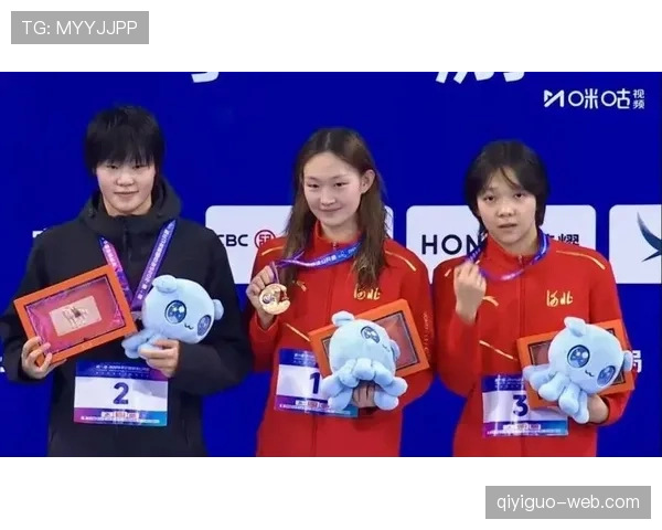 李冰洁训练完直接去奢侈品店刷卡，教练在后面追着喊别买包了