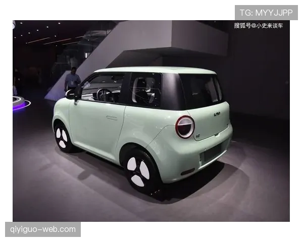 王燊超又来晒家里的豪车，这车库开的跟小型车展似的！