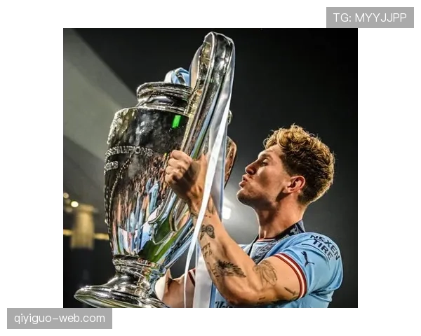 罗德里：现代6号位攻防全能解析